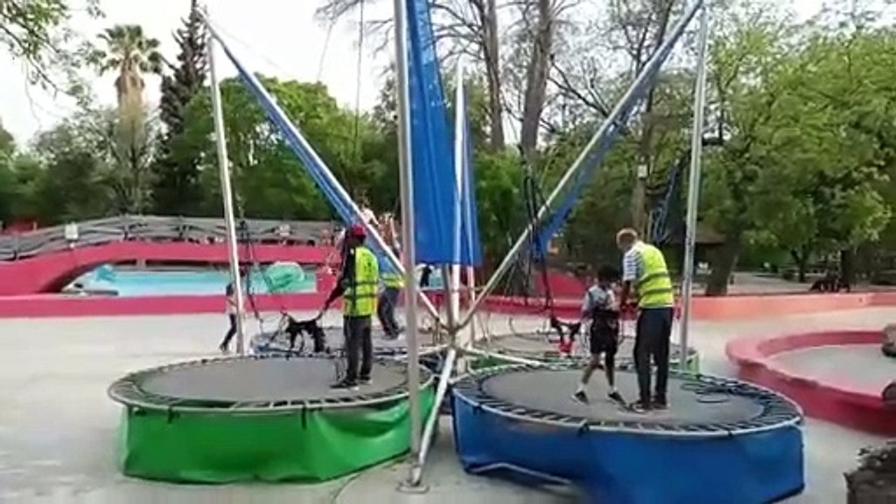 Disfrutan familias segunda semana de vacaciones