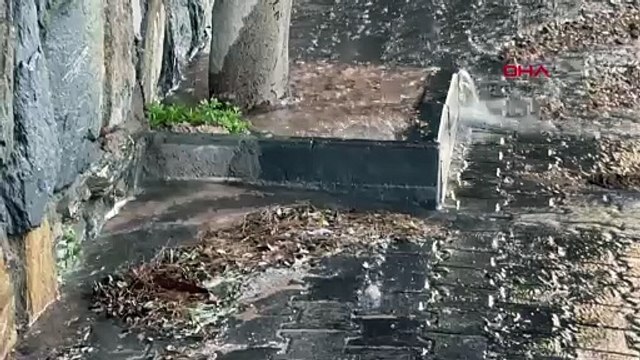 Bodrum'da isale hattı patladı, tonlarca su boşa aktı