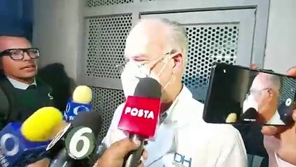 Llega médico a revisar a El Bronco, le niegan acceso