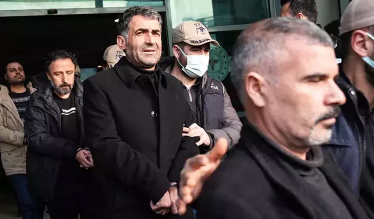 9 belediyedeki terör soruşturması... Gözaltına alınanlar adliyeye sevk edildi