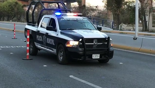 Lanzan granada contra policías de Santa Catarina