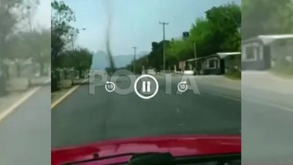 Sorprende mini tornado a automovilistas y ciudadanos en Montemorelos