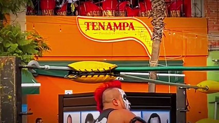 ¡Se arma golpiza en Garibaldi! Con función de lucha libre gratuita