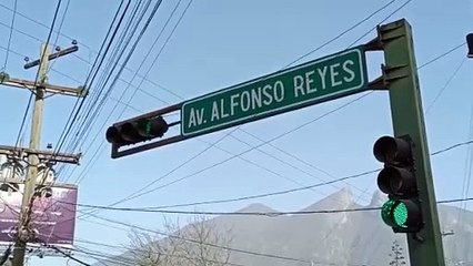Denuncian semáforos de ocho segundos al sur de Monterrey