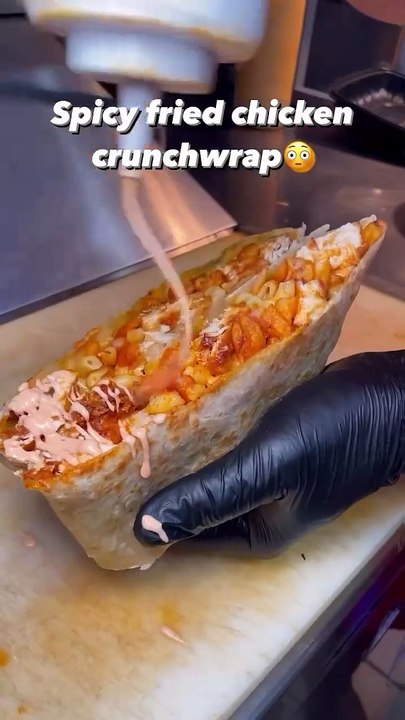 Follow for more ASMR videos🌮🍟 Credits: @banginbuns #mukbang #asmr #fastfood #asmreating