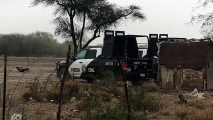 Hallan 2 cuerpos en cancha de futbol en Escobedo