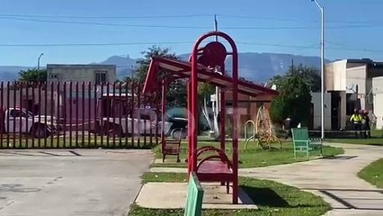 Mamá va a comprar barbacoa, regresa y su hija está muerta