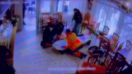 Salvan la vida a un hombre que se desplomó mientras desayunaba con su mujer en un bar de Alicante