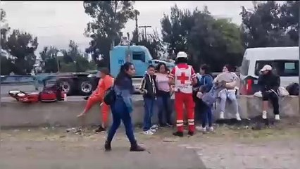 Choca combi de transporte público en la México-Pachuca