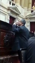 "En Segurola y Habana", le espetó en la cara Martínez a Menem