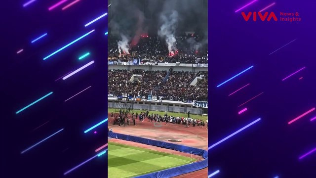 GBLA Menyala! Ribuan Bobotoh Bakar Semangat Pemain Persib