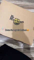 ¿Dr. Martínez? Dr. Martens saca a la venta botas con detalles vaqueros