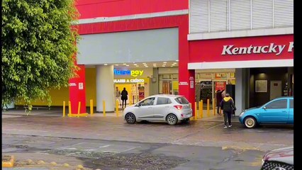 Moviliza a policías asalto en tienda de celulares en Azcapotzalco