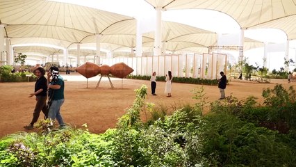 الفن المعاصر الى جانب الأعمال الدينية الإسلامية في معرض بينالي جدة