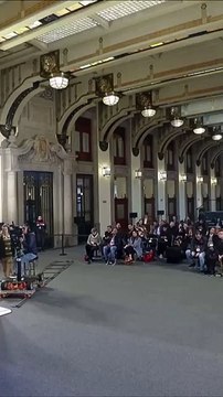 Se lanza AMLO contra organismos autónomos