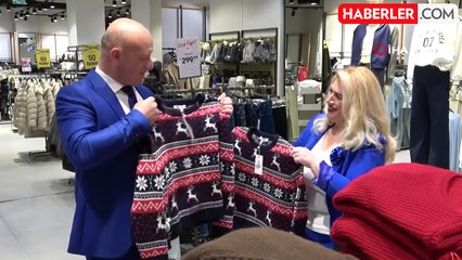 Türkiye'nin En Renkli Aşıkları: 26 Yıldır Aynı Renk Elbiseler Giyiyorlar