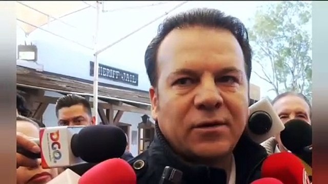 Maestros tienen su aguinaldo y prestaciones garantizados: Gobernador