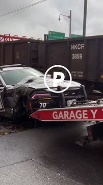 Embiste tren a patrulla en San Pedro Garza García: Dos agentes lesionados