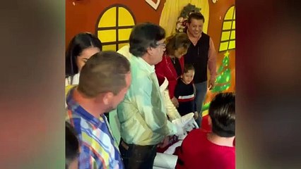 Encienden magia con árbol de Navidad en Los Cabos