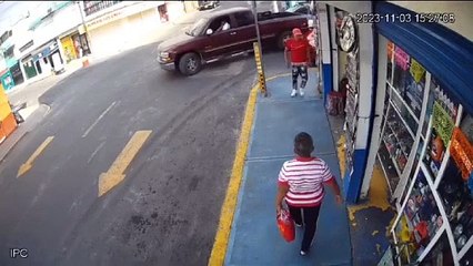 VIDEO: Detienen a taxista, lo acusan de tres robos con violencia en Ecatepec