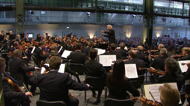 Wagner: Prelude to Parsifal ⁄ Rattle · Berliner Philharmoniker