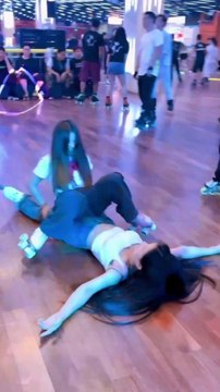 She created stunt| skating girls fun| skating girls romantic science| #dailymotion