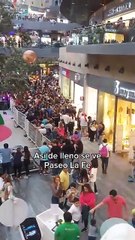 Abarrotan regios Paseo La Fe durante compras del Buen Fin