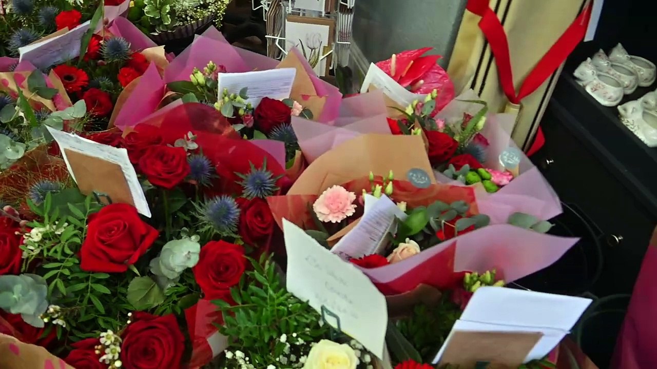 Whats it like at a flower shop at Valentines: Bridgnorth's The Petal Bar spills the beans.