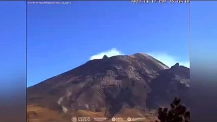 VIDEO: ¡Impresionante fumarola! Captan a Don Goyo cuando se pone bravo