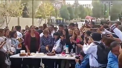 VIDEO: Arman fiesta de cumpleaños adelantada a Delfina Gómez con todo y mariachi
