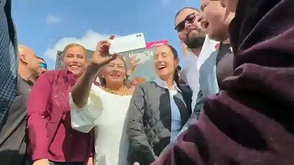 Llega entre abrazos y música de banda Claudia Sheinbaum a Durango