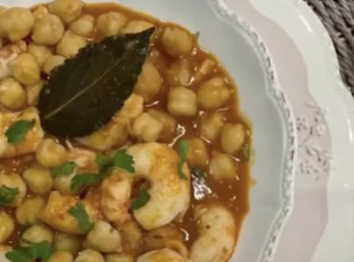 Garbanzos con langostinos de Ana María Aldon