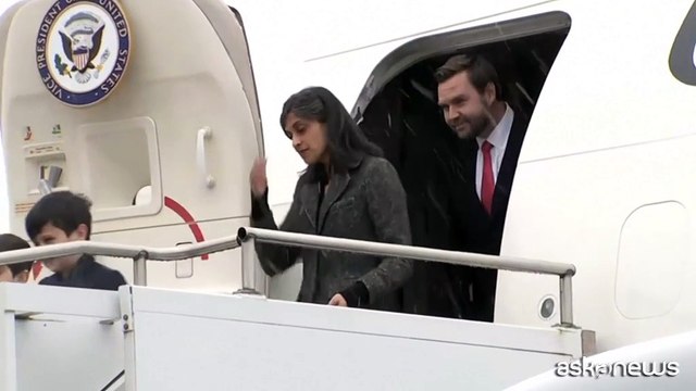 JD Vance arriva a Monaco di Baviera nel giorno del presunto attentato