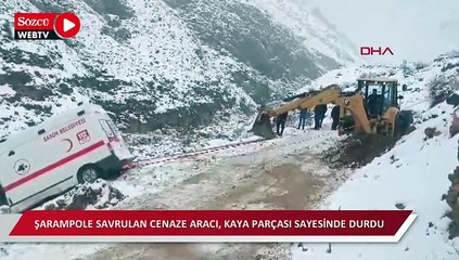 Şarampole savrulan cenaze aracı, kaya parçası sayesinde durdu