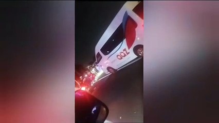 VIDEO: Mandan al hospital a 15 pasajeros; chocan unidades de transporte público