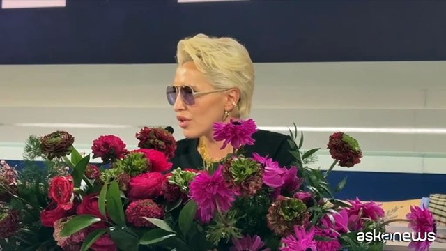 Sanremo, Serena Brancale in sala stampa canta Anema e Core