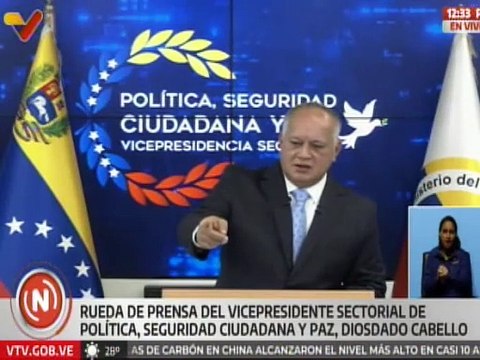 Vpdte. Sec. Diosdado Cabello muestra armamentos y artefactos explosivos encontrados en El Valle