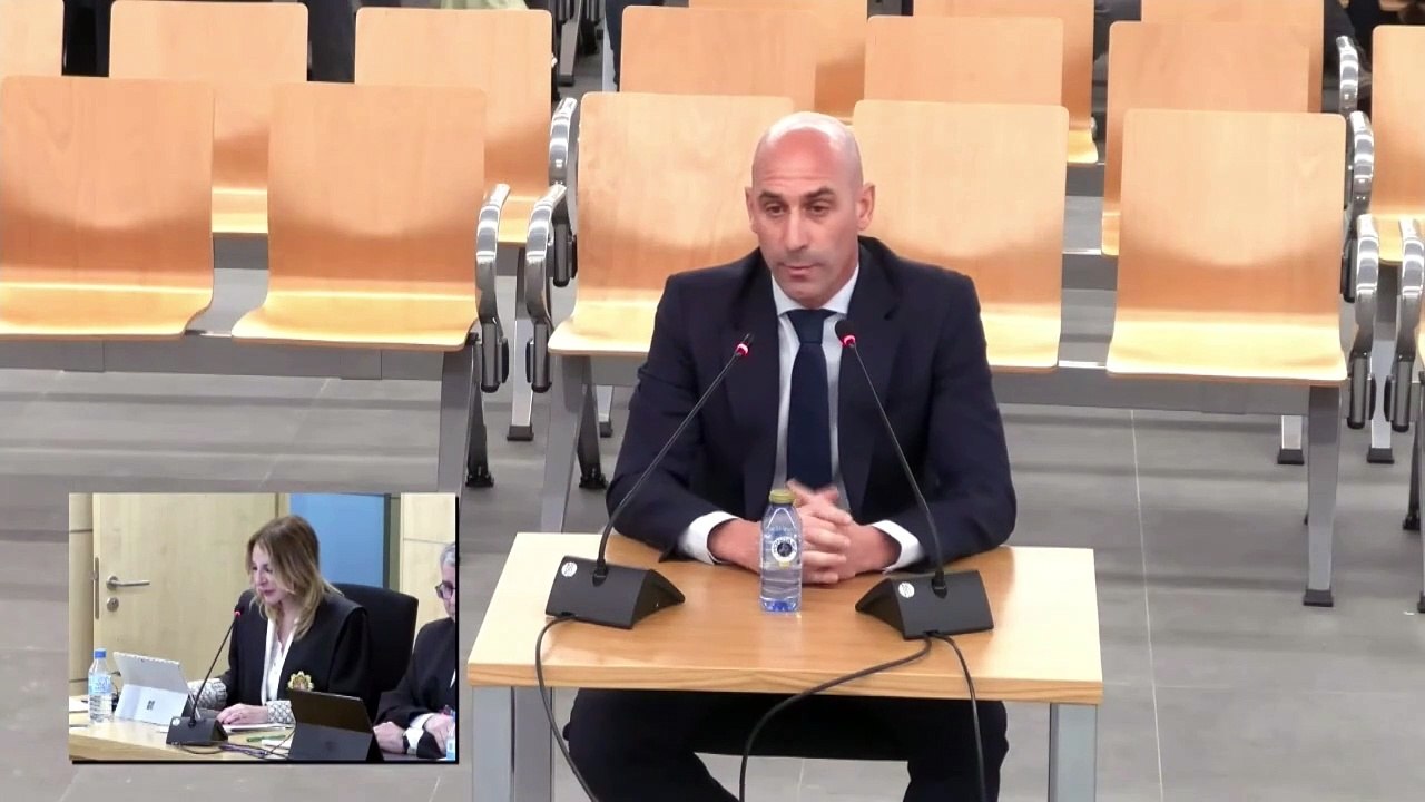 Rubiales insiste en que Jenni Hermoso le dio su consentimiento