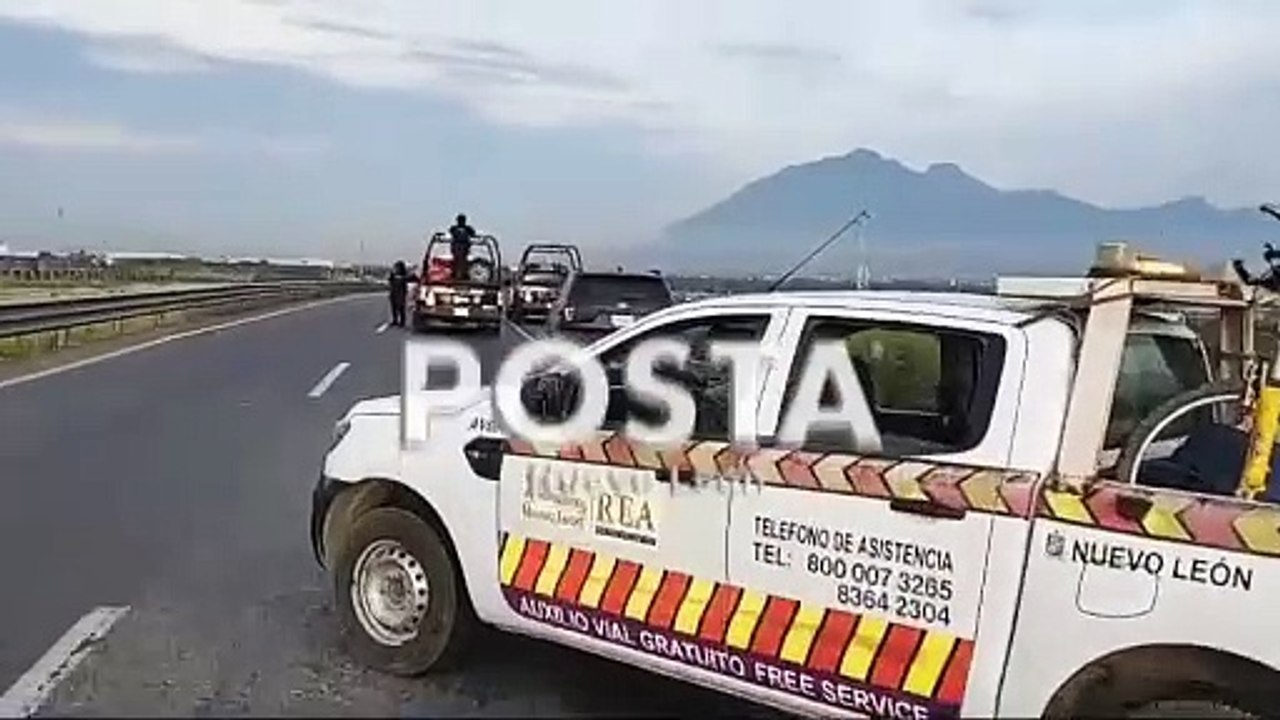 Muere motociclista tras ser arrollado en Escobedo