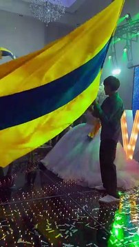 Quinceañera cambia a chambelanes por Barra Libres y Lokos de Tigres (VIDEO)