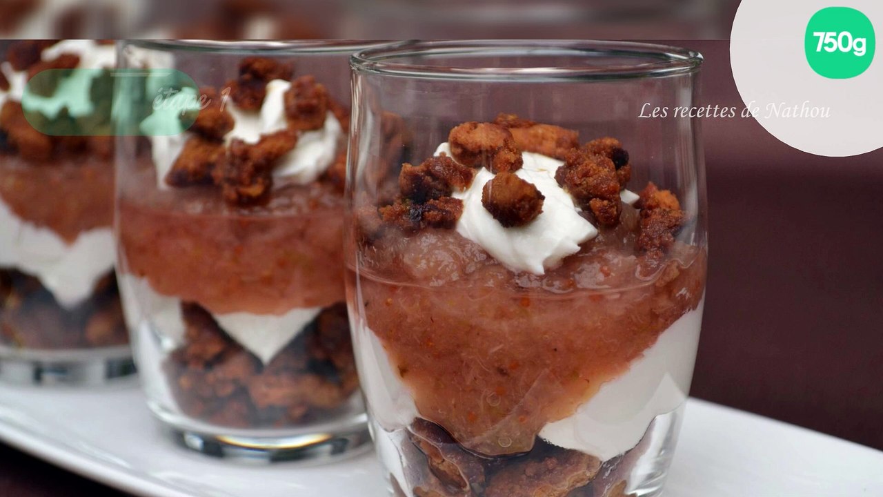 Verrines de compote poire et figue, chèvre frais et pépites de spéculoos poêlées au miel