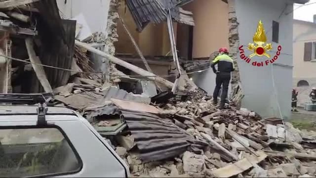 Savigno, il video dei soccorsi dopo l'esplosione nella canonica di una chiesa