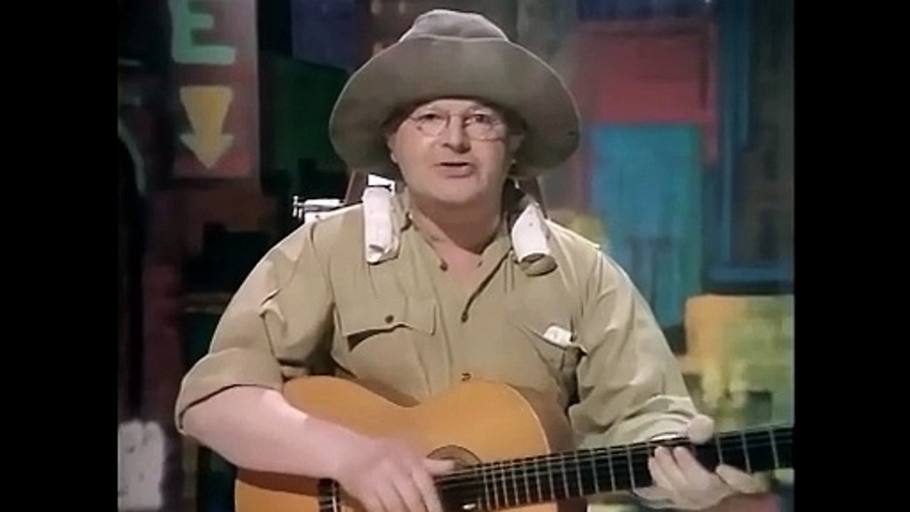 Benny Hill - Time Is Running Out For Me (1976)