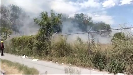Incendio en predio baldío de Escobedo es sofocado por brigadistas