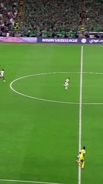 Saudi Pro League - Double grand pont et but : le golazo exceptionnel de Durán pour Al-Nassr