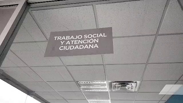 Policía rescata a hombre extraviado de Santa Catarina en Escobedo