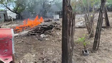 Detienen a hombre por quemar residuos en zona prohibida cerca de Divertiparque