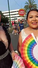¡Qué viva el amor! Pareja de mujeres se casa en el Día del Orgullo LGBT+