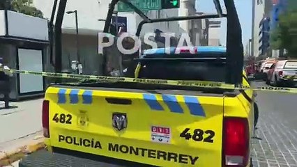 Se registra incendio en banco del centro de Monterrey; desalojan a 150 personas