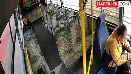Kocaeli'de Halk Otobüsü Kontrolden Çıktı, Yolcu Müdahale Etti